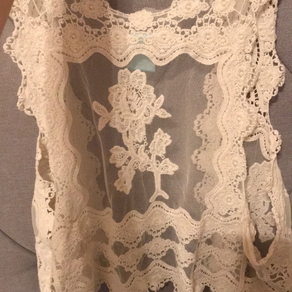 [H.I.P.] Boho Crochet Vest - Picture 3 of 3